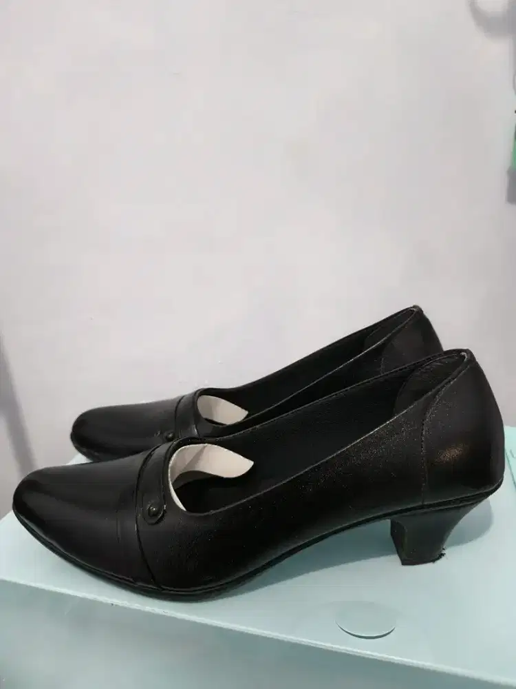 SEPATU FORMAL HITAM