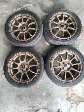 Velg vossen r16 + ban r16/195/50 masih seperti baru nik 2025