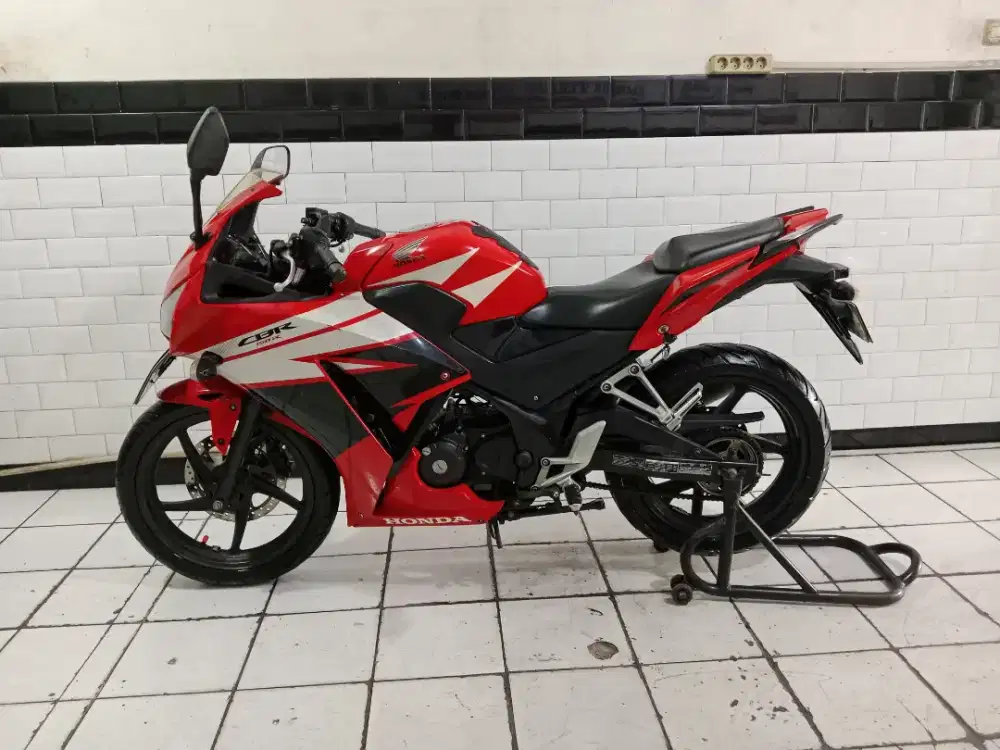Jual/tukar tambah Honda cbr tahun 2015