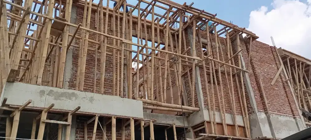 Tukang bangunan harian borongan