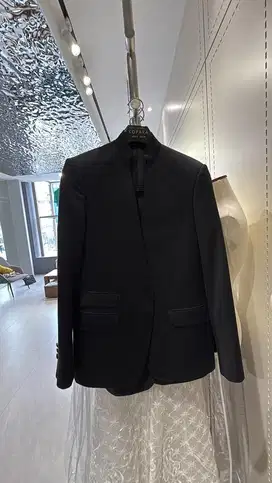 Dicari penjahit pria untuk kemeja, jaket dan jas