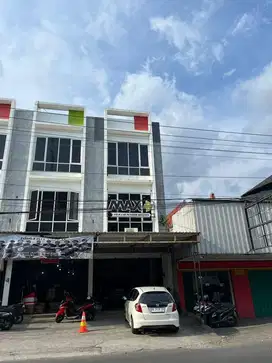 Di jual ruko siap pakai 4 lantai