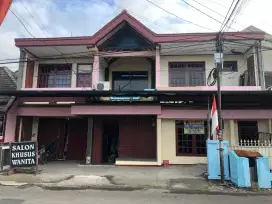 Rumah Usaha Pinggir jalan angkot