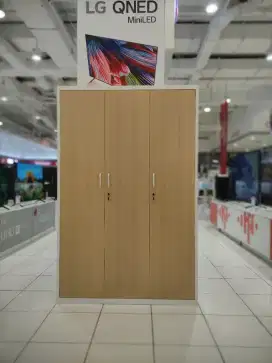Lemari Besi 3 Pintu