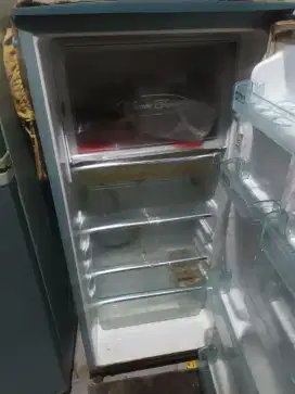 Kulkas POLITRON FREZER JUMBO APA ADANYA