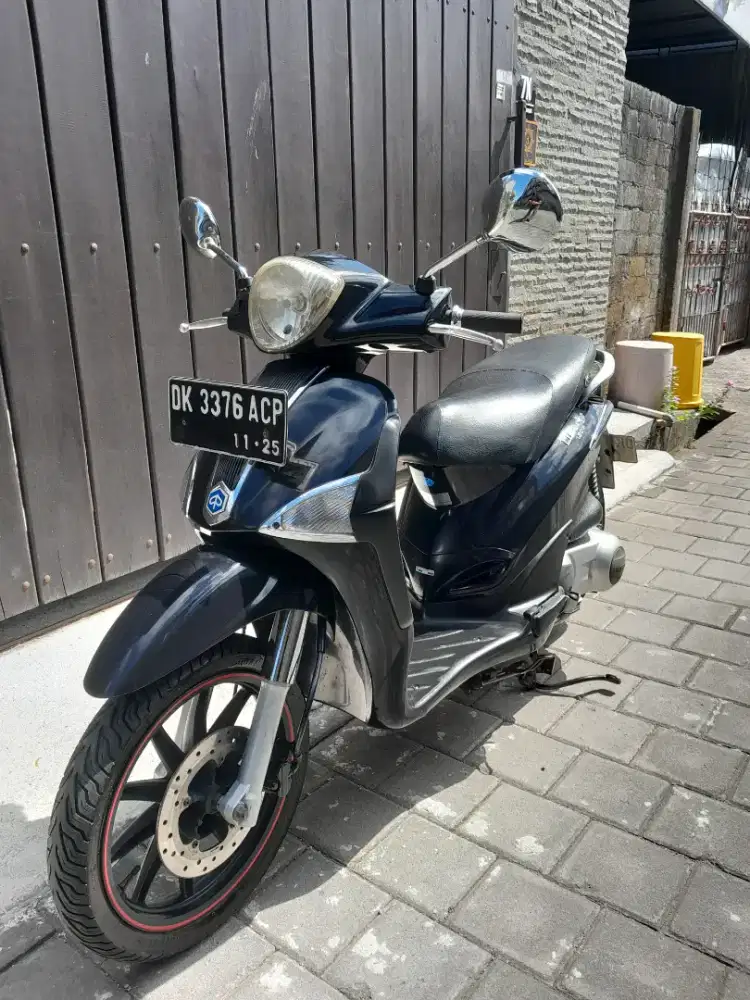 PIAGGIO LIBERTY150 TAHUN 2011 PAJAK HIDUP SURAT LENGKAP