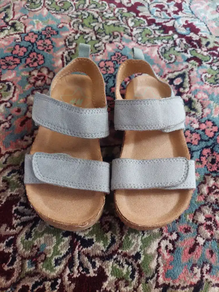 Sandal tali anak HnM