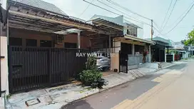 Rumah 2 Lantai Siap Huni di Taman Alfa Indah - SHM, Lokasi Strategis!