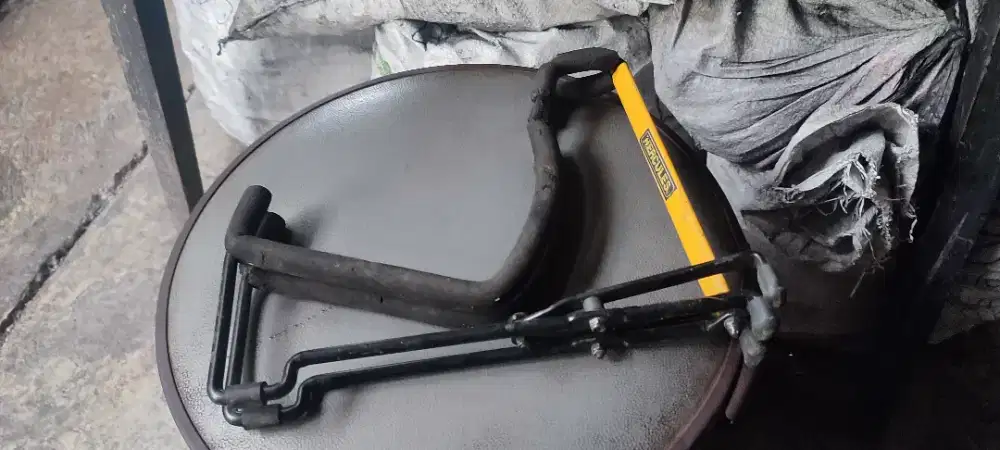 stand gitar akustik elektrik Hercules GS301B original