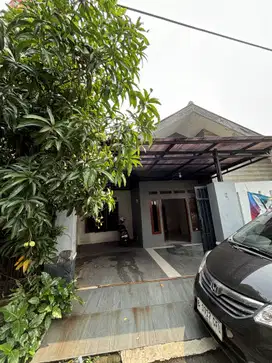Dijual Rumah tua 1 lt di Sinabung Dekat Senayan city lt 242 m2.