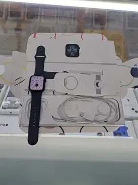 Second Apple Watch SE 2 44mm Midnight Garansi IBOX ON 22 Juli 2026