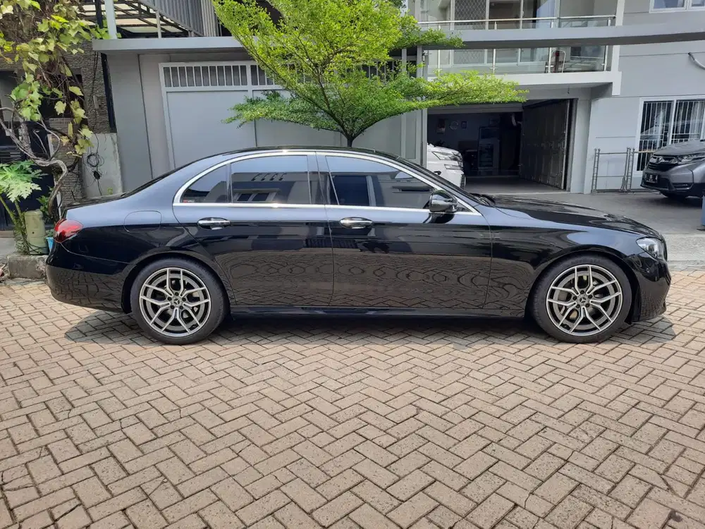 Mercedes-Benz E 300 2022 Bensin