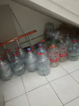 Galon Le mineral & Amidis bekas pakai