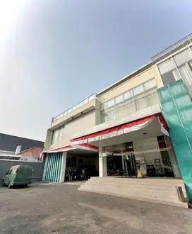 TEMPAT USAHA EX OFFICE JALAN OPAK LUASAN BESAR STRATEGIS SIAP HUNI