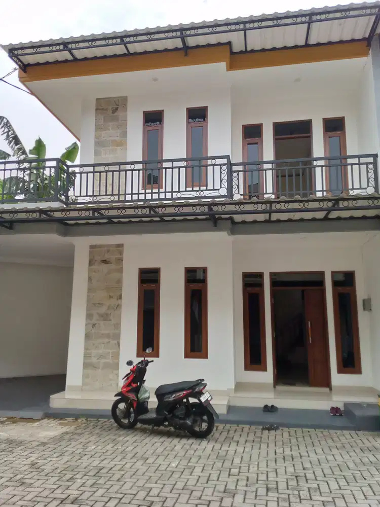 Rumah cantik mewah di cluster Pratama residence samping Metro permata