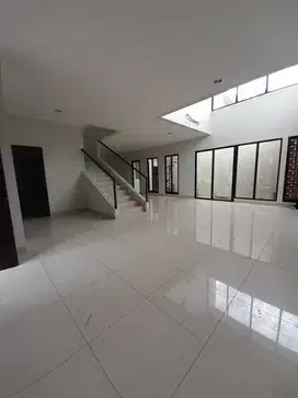 Sewa Rumah baru Cluster Emily  Summarecon Bandung