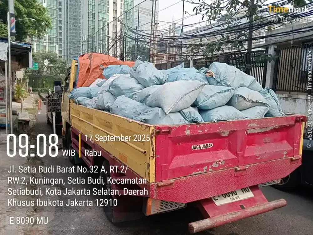 Jasa buang puing dan buang sampah