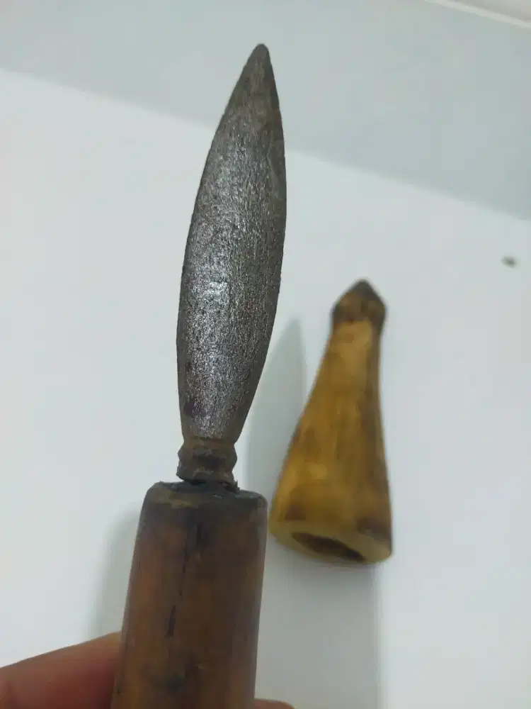 tumbak sepuh meteorit ageman