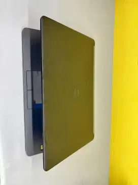 Laptop second dan baru