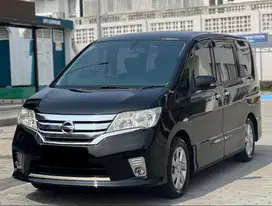 Dijual Nissan Serena HWS 2014 hitam terawat