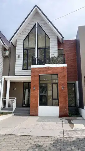 Dijual Rumah American Style di Perumahan Adyna, Tasikmadu Malang
