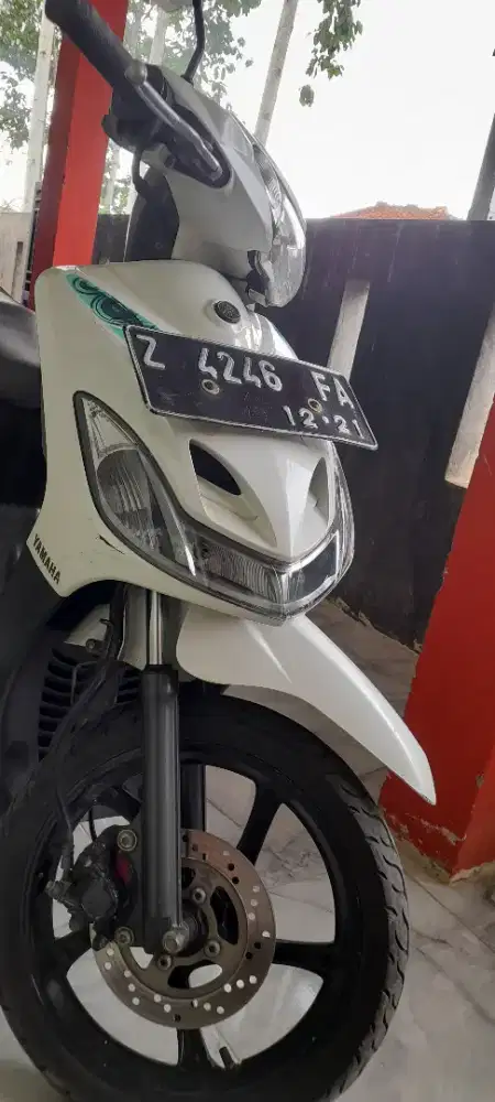 Dijual mio smile putih  2011