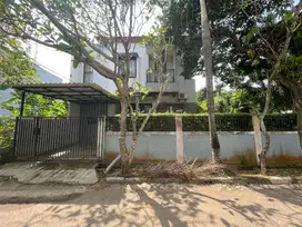 Dijual Cepat Rumah di Kencana Loka BSD Serpong
