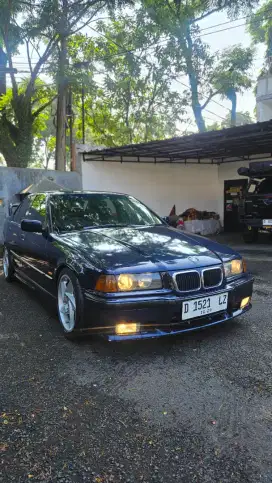 BMW E36 323i AT Mauritius Blue