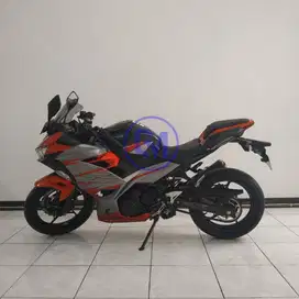 Kawasaki Ninja 250 ABS Tahun 2018, cash - Kredit