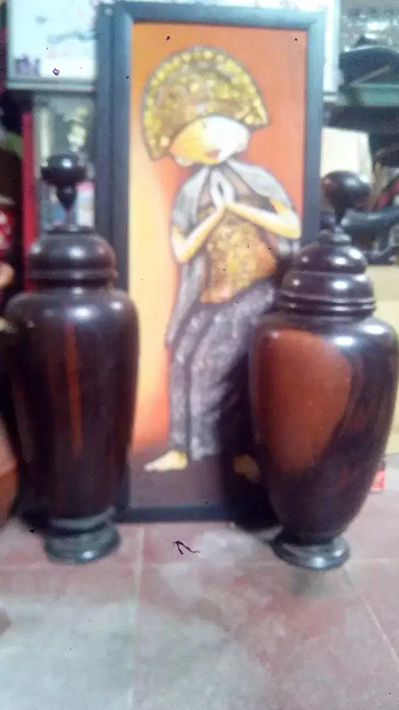 Guci kayu Ebony tinggi 50cm