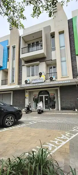Ruko Luas Bangunan 150 lokasi sangat strategis di harapan indah