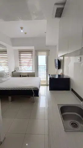 Di sewakan. Apartemen green lake Sunter tipe studio furnish