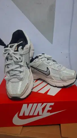 Sepatu nike zoom vomero 5