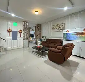 Rumah Citra Gran Cibubur depan taman termurah full renovasi