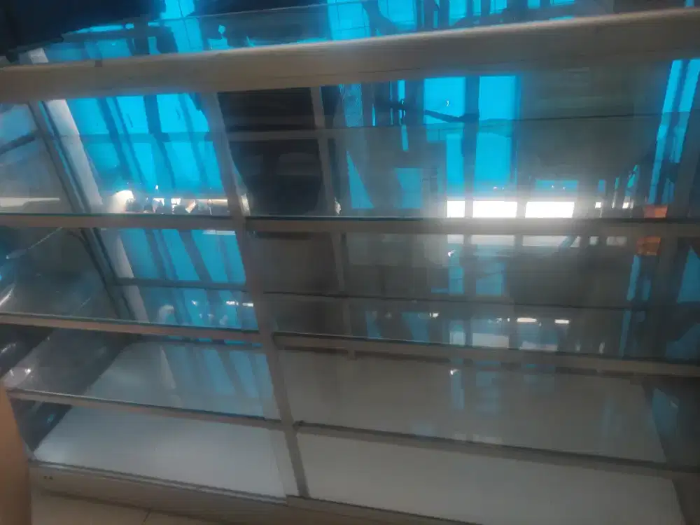 Etalase 1,5 meter