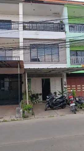 Ruko 3 lantai cocok untuk laundry kantor klinik di Ciwaruga