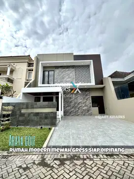Rumah modern mewah di Araya Golf Malang