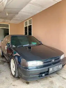 Di jual honda ACCORD 1993