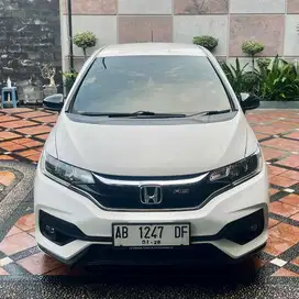 Honda Jazz GK5 RS CVT 2017 putih