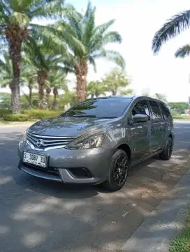 Nissan grand livina sv matic 2017