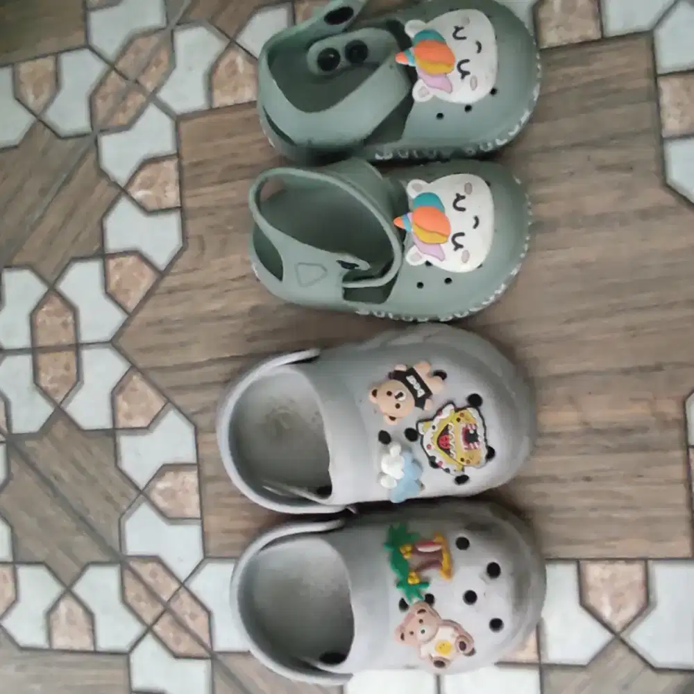 Sandal karet bayi