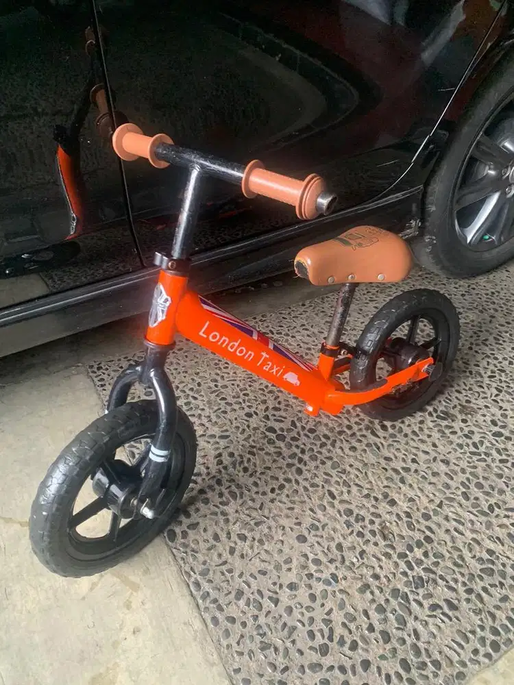 London Taxi Balance Bike Orange Red