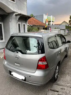 Nissan Grand livina 2010 Bensin