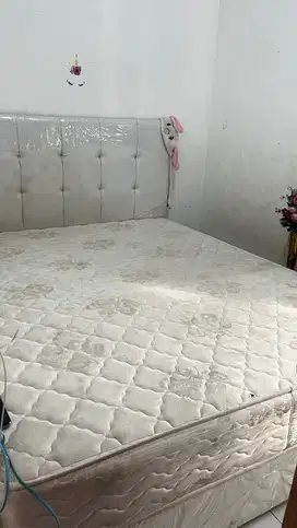 dijual cepat kasur springbed + dipan kayu modern  160x200x25cm