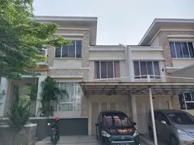 Rumah mewah di  Lotus Garden Galaxy