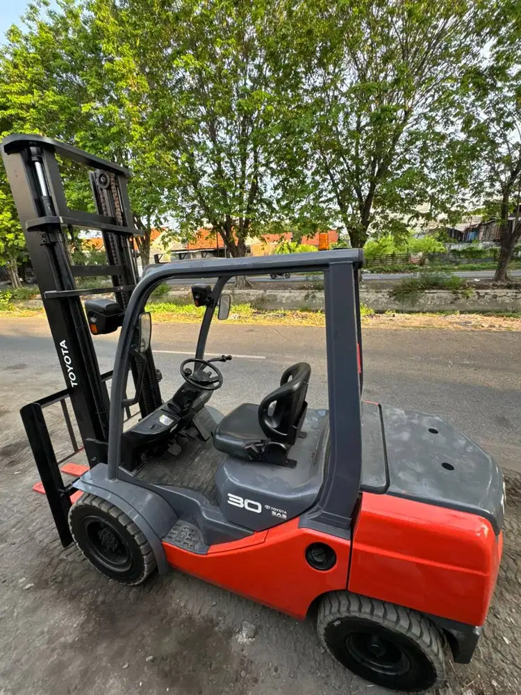 TOYOTA 3 TON MAST TWO STAGE 4,7 METER LANGSUNG PEMILIK