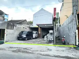 Kostan Dan Ruang Usaha Tepi Jalan Sanggrahan Batik Keris