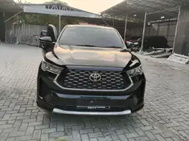 Innova Zenix V Hybrid Modelista
