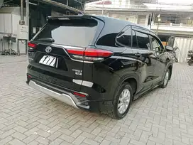 Innova Zenix V Hybrid Modelista