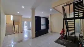 Rumah Di Taman Crystal Summarecon Serpong Tangerang Banten